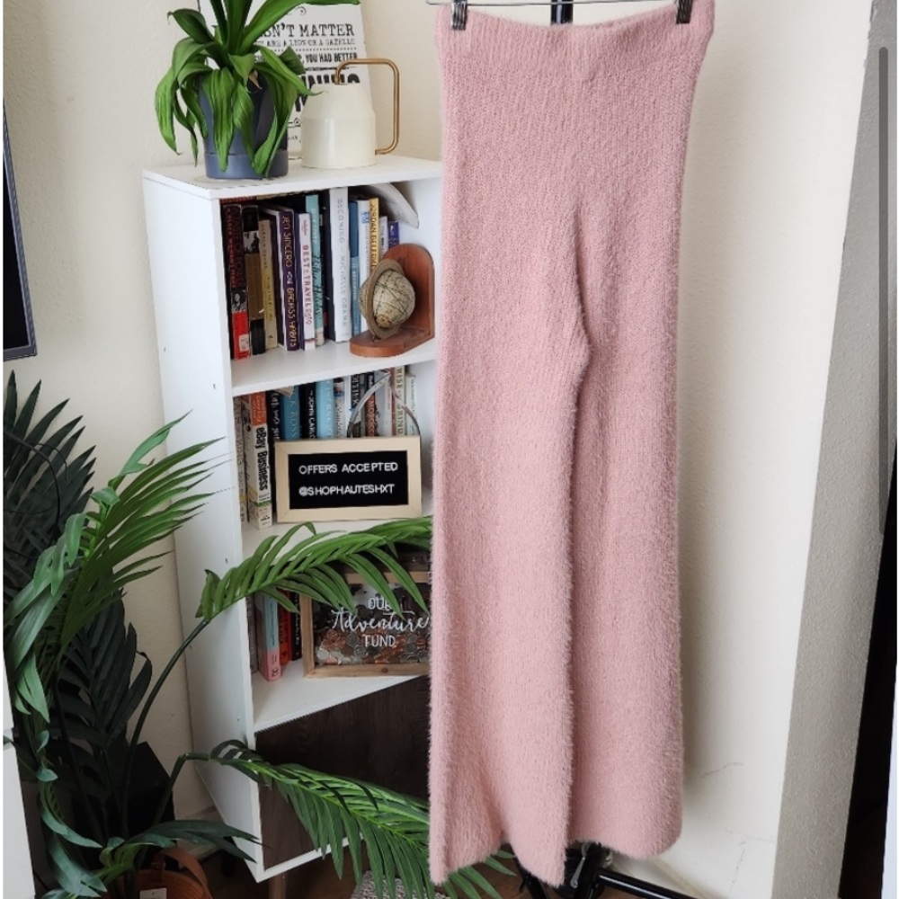 Nasty Gal High Waist Teddy Sweater Knit
Flare Leg Pants